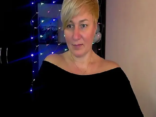 Live sex webcam photo for KailyMey #271699231