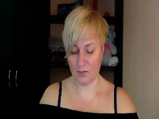 Live sex webcam photo for KailyMey #271933471