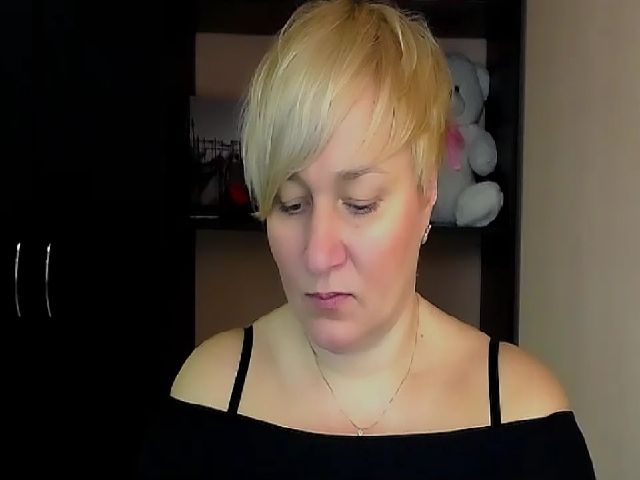 Live sex webcam photo for KailyMey #271944552