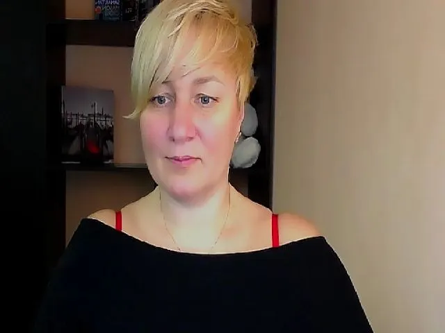 Live sex webcam photo for KailyMey #271955057