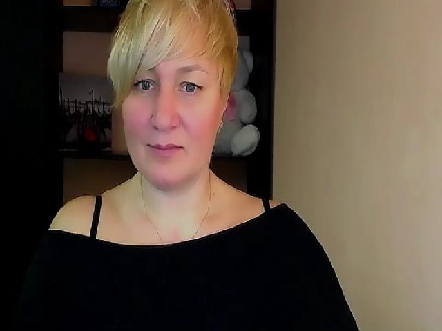 Live sex webcam photo for KailyMey #271966712