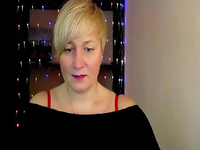 Live sex webcam photo for KailyMey #272082741