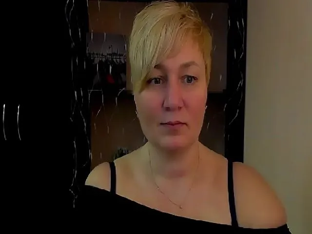 Live sex webcam photo for KailyMey #272123016