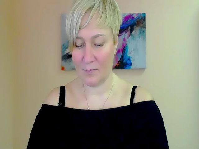 Live sex webcam photo for KailyMey #272565015