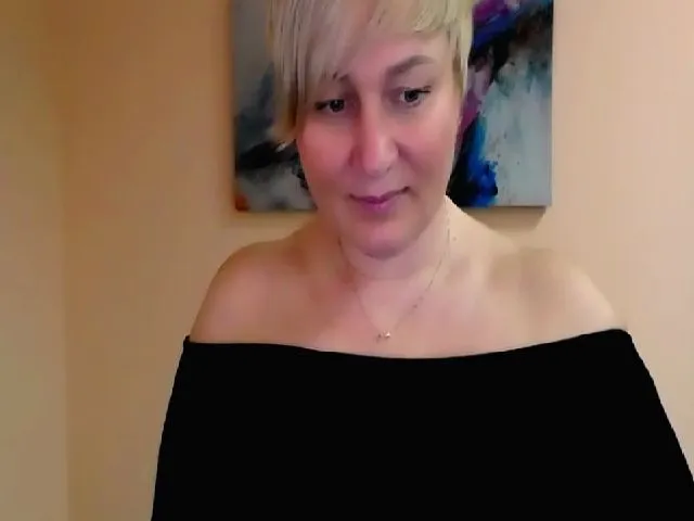 Live sex webcam photo for KailyMey #272663634