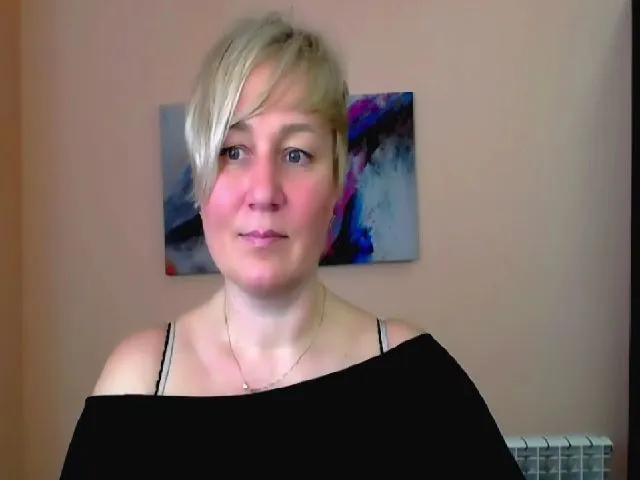 Live sex webcam photo for KailyMey #272820059