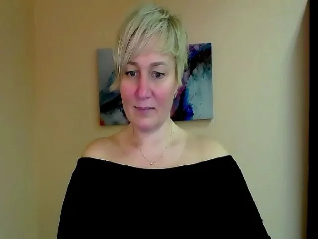 Live sex webcam photo for KailyMey #272877554