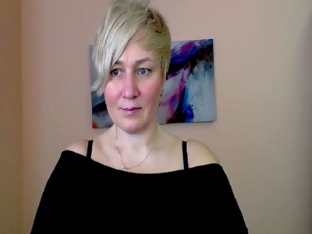 Live sex webcam photo for KailyMey #272886227