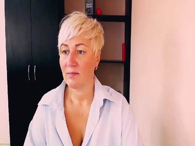 Live sex webcam photo for KailyMey #274613214