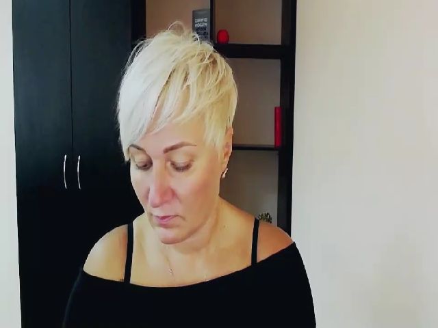 Live sex webcam photo for KailyMey #274624052