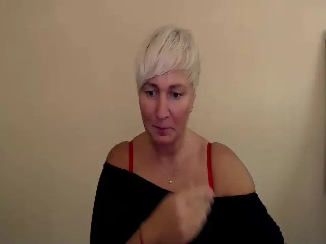 Live sex webcam photo for KailyMey #274902917