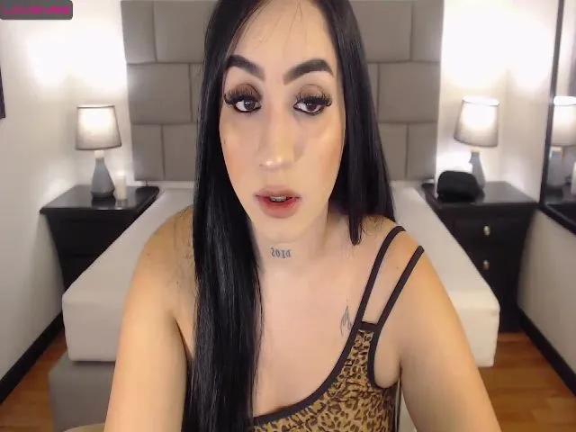 Live sex webcam photo for Kailyn_ #271738709