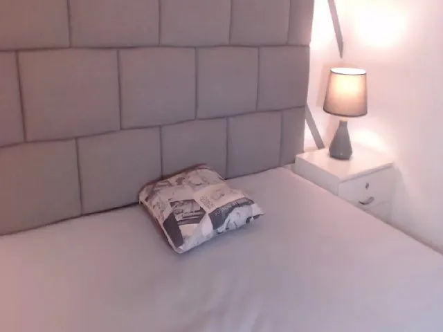 Live sex webcam photo for Kailyn_ #272869613