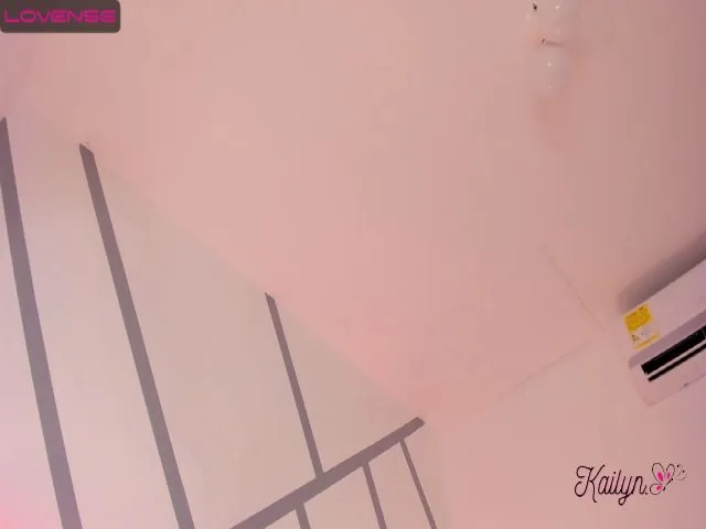 Live sex webcam photo for Kailyn_ #274263404