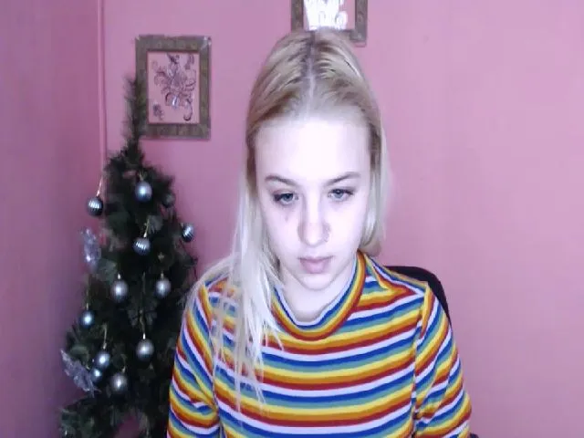 Live sex webcam photo for KalipsoHun #271760392