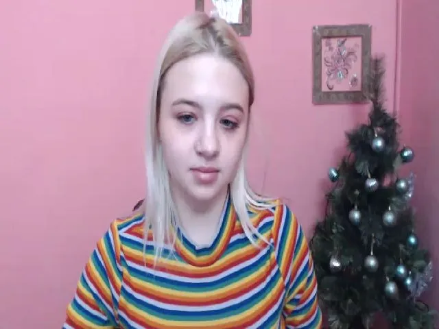 Live sex webcam photo for KalipsoHun #271790433