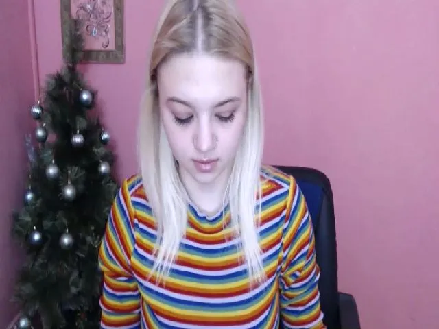 Live sex webcam photo for KalipsoHun #271991236