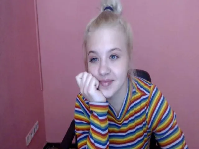 Live sex webcam photo for KalipsoHun #273137159