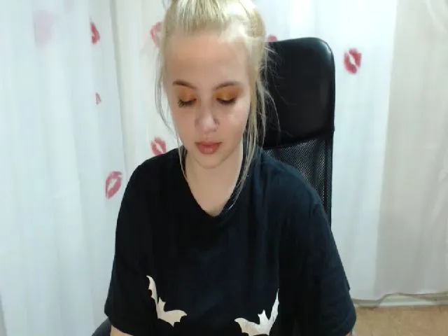 Live sex webcam photo for KalipsoHun #273210272