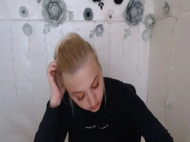 Live sex webcam photo for KalipsoHun #273446809