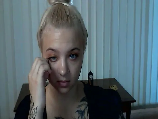 Live sex webcam photo for KalipsoHun #274390162