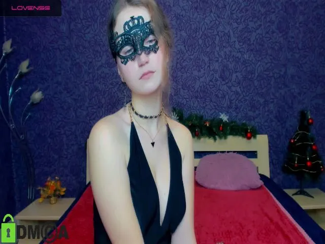 Live sex webcam photo for KamillaKortes #271792617