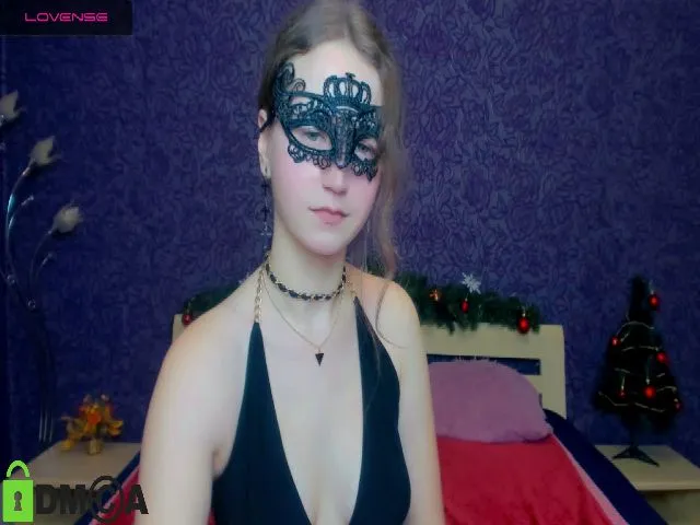 Live sex webcam photo for KamillaKortes #271792702