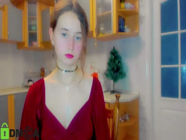 Live sex webcam photo for KamillaKortes #271900398
