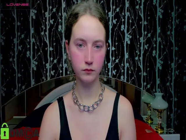 Live sex webcam photo for KamillaKortes #272208262