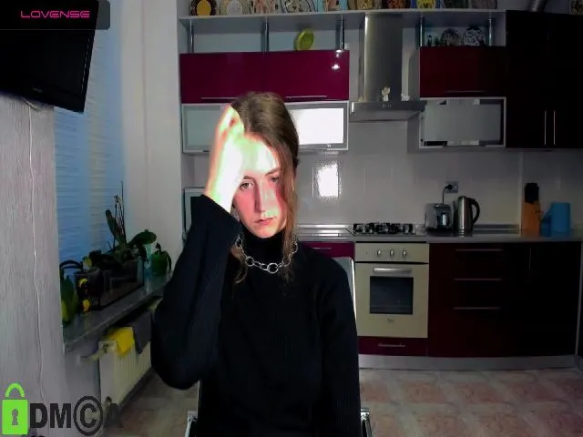 Live sex webcam photo for KamillaKortes #272213139
