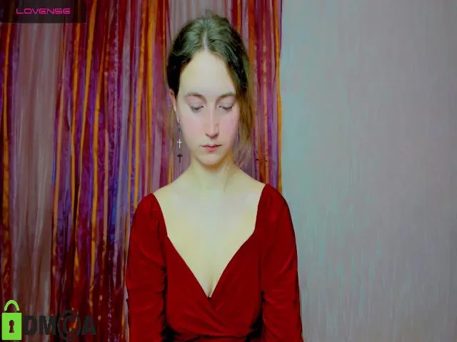 Live sex webcam photo for KamillaKortes #272359475