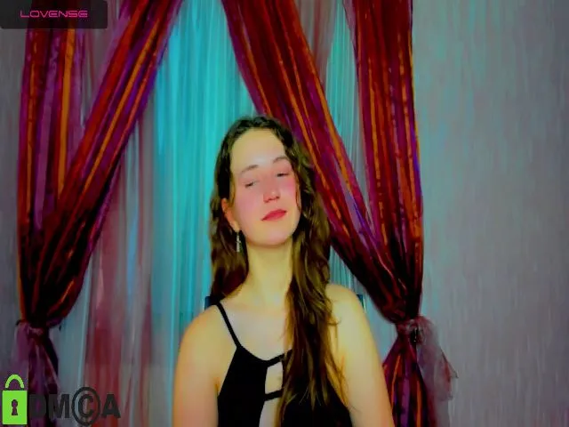 Live sex webcam photo for KamillaKortes #272391757
