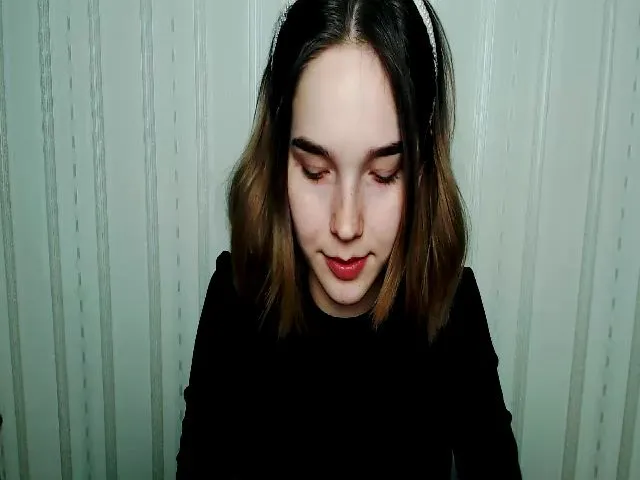 Live sex webcam photo for Karamember #272344217