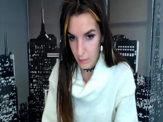 Live sex webcam photo for KarenFinger #271797275