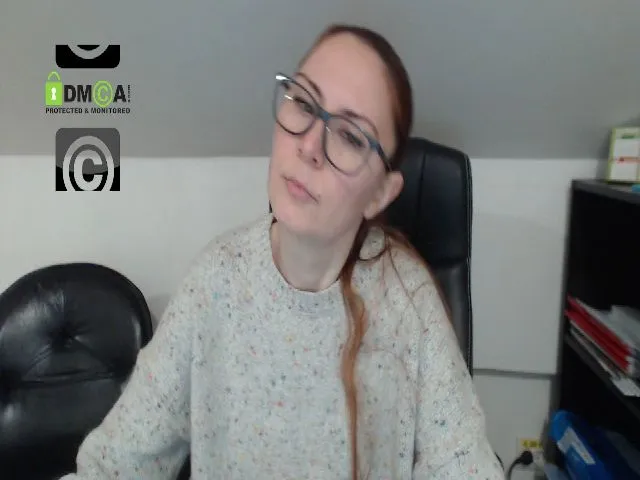 Live sex webcam photo for KarenLuvsLace #272276447
