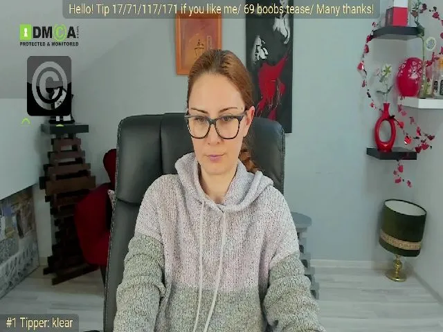 Live sex webcam photo for KarenLuvsLace #272461694