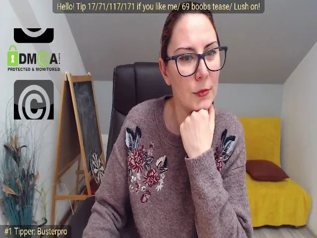 Live sex webcam photo for KarenLuvsLace #272741588