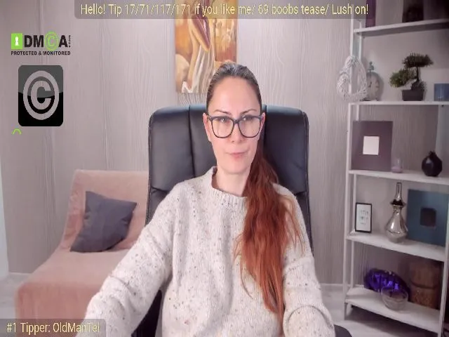 Live sex webcam photo for KarenLuvsLace #272775613