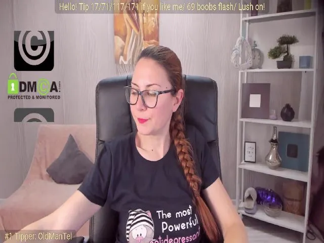 Live sex webcam photo for KarenLuvsLace #272877447