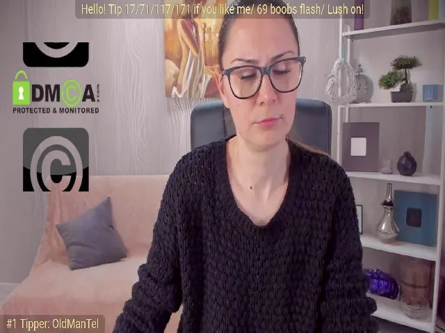 Live sex webcam photo for KarenLuvsLace #273061812