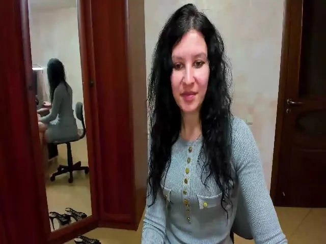 Live sex webcam photo for KarenSilk #272303216