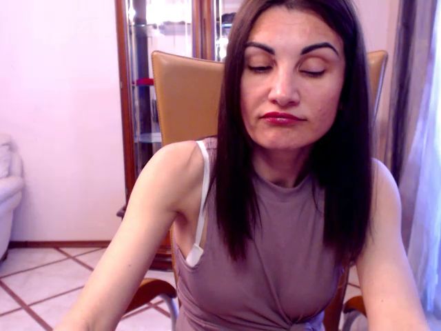 Live sex webcam photo for Karina7185 #273380181