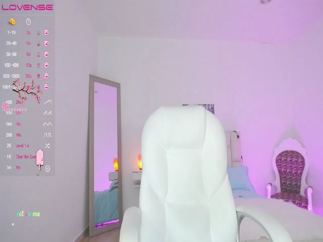 Live sex webcam photo for Karina_V #273146772