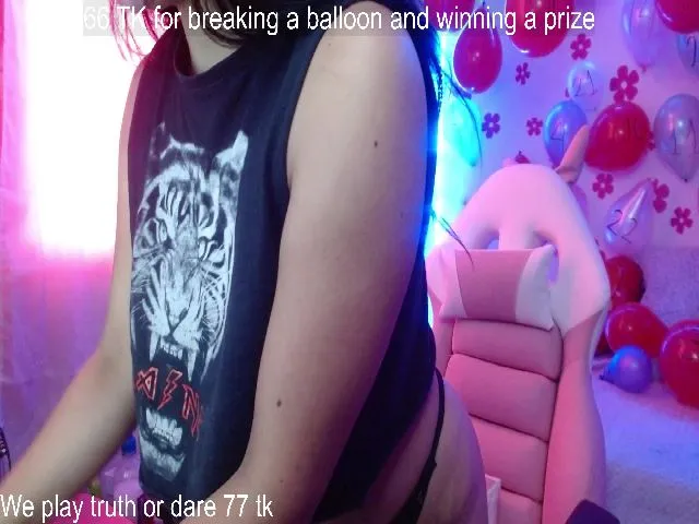 Live sex webcam photo for Karinadirtxx #272490348