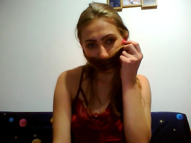 Live sex webcam photo for KarlaGuccy #272112244