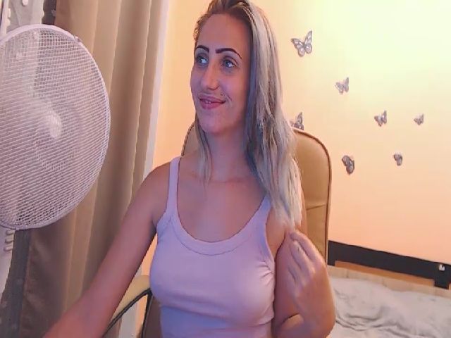 Live sex webcam photo for KarlaGuccy #274151094