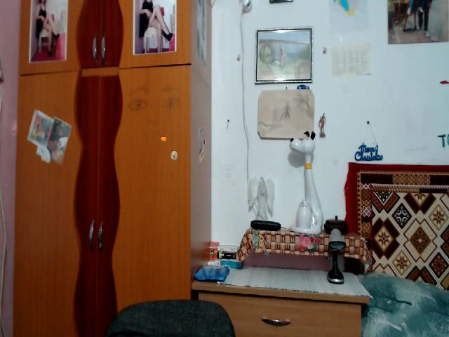 Live sex webcam photo for KarlaKey #273292685