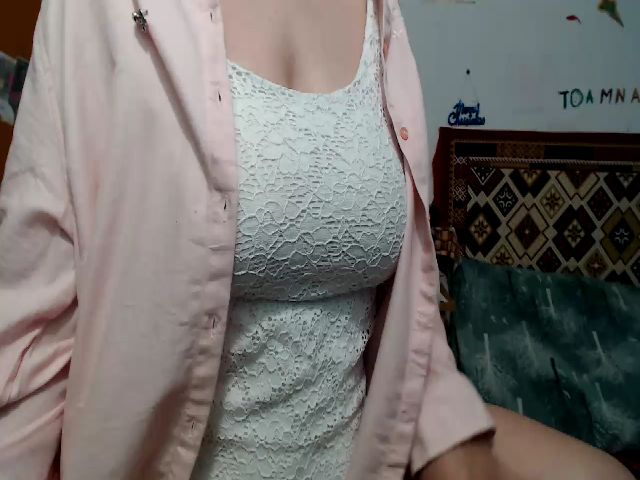 Live sex webcam photo for KarlaKey #273370404