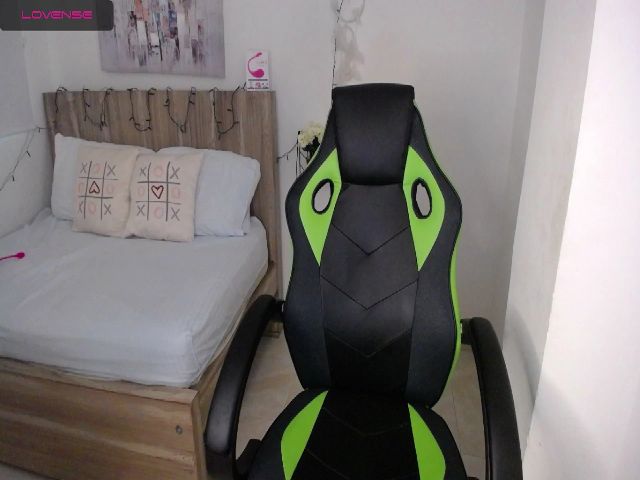 Live sex webcam photo for Karla_jerez_ #271738963