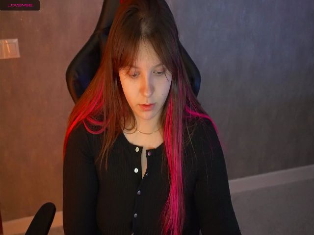 Live sex webcam photo for Karlee__Grey #271763671